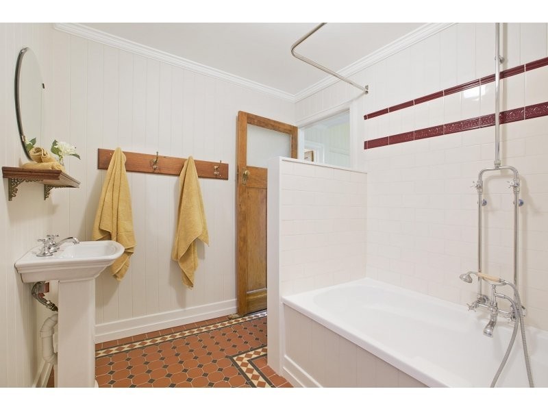 28 Parooba Avenue, Camp Hill QLD 4152