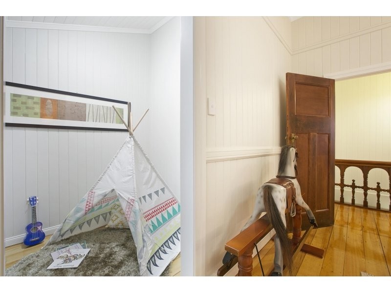 28 Parooba Avenue, Camp Hill QLD 4152