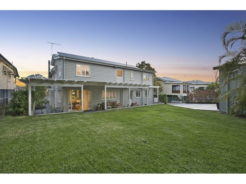 28 Parooba Avenue, Camp Hill QLD 4152