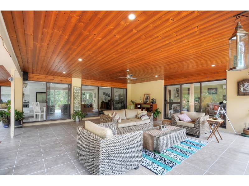 8 Tom Latimer Court, Worongary QLD 4213