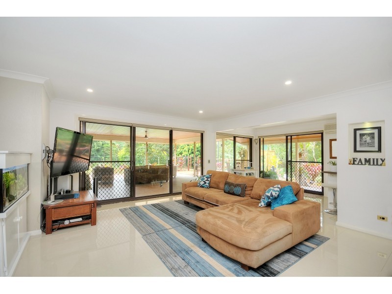 8 Tom Latimer Court, Worongary QLD 4213