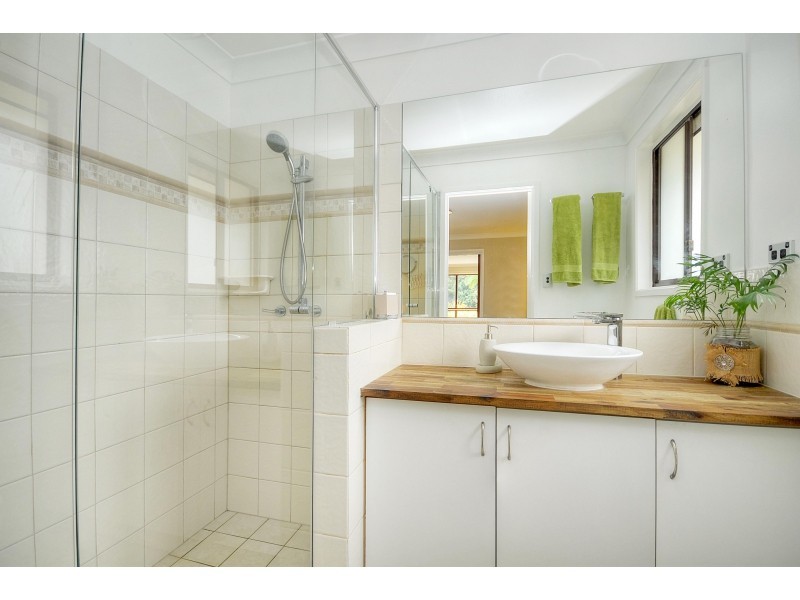 8 Tom Latimer Court, Worongary QLD 4213