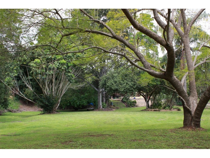 8 Tom Latimer Court, Worongary QLD 4213