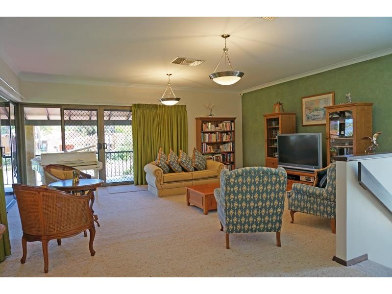 10 Kruger Place, Booragoon WA 6154