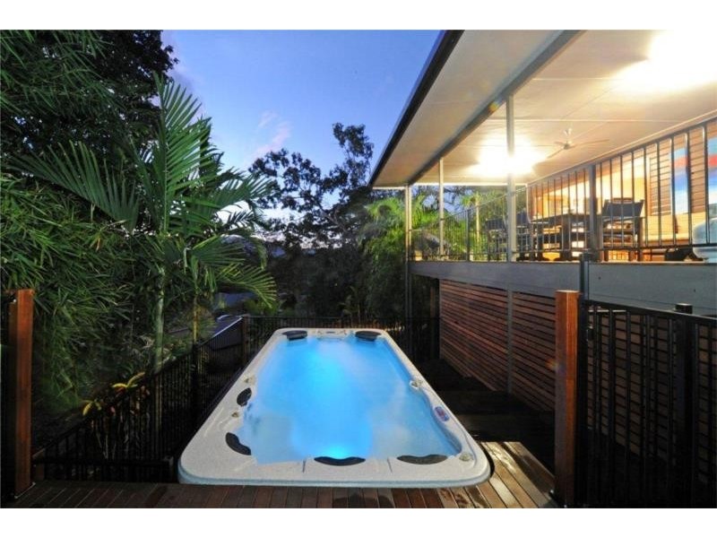 155 Kookaburra Drive, Cannonvale QLD 4802
