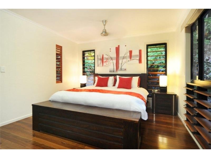 155 Kookaburra Drive, Cannonvale QLD 4802
