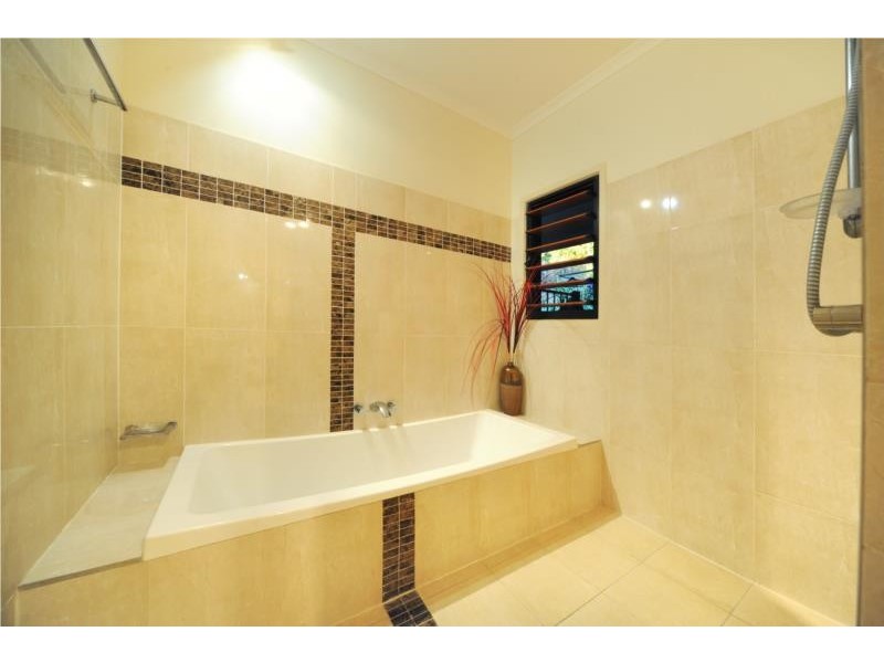 155 Kookaburra Drive, Cannonvale QLD 4802
