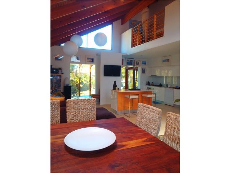 5 Ocean View Crescent, Emerald Beach NSW 2456