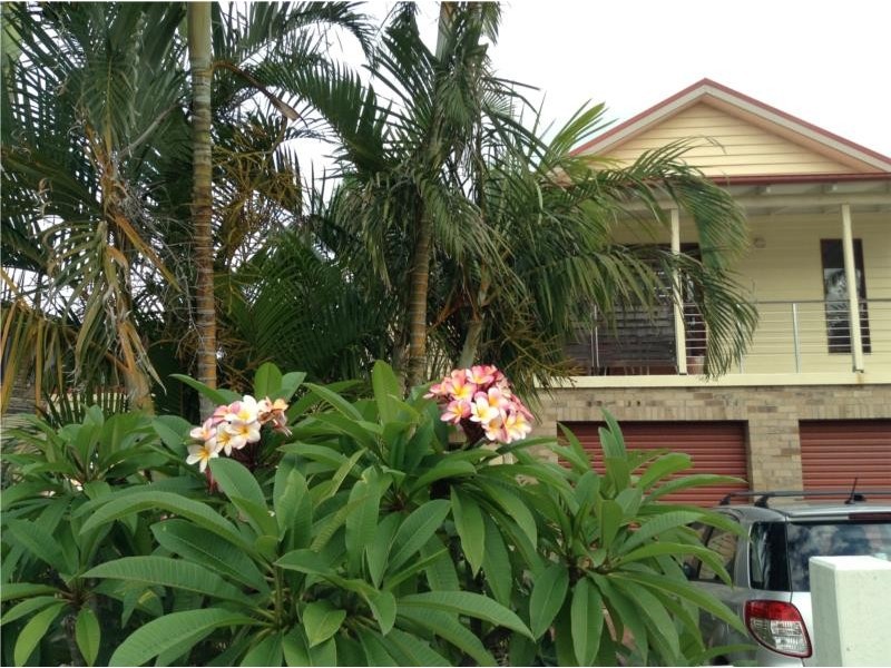5 Ocean View Crescent, Emerald Beach NSW 2456