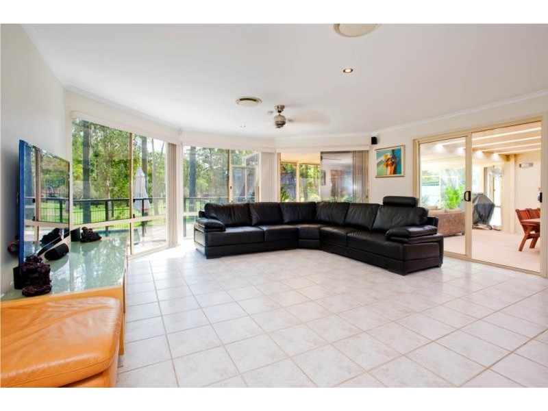 18 Fitzalan Circuit, Arundel QLD 4214