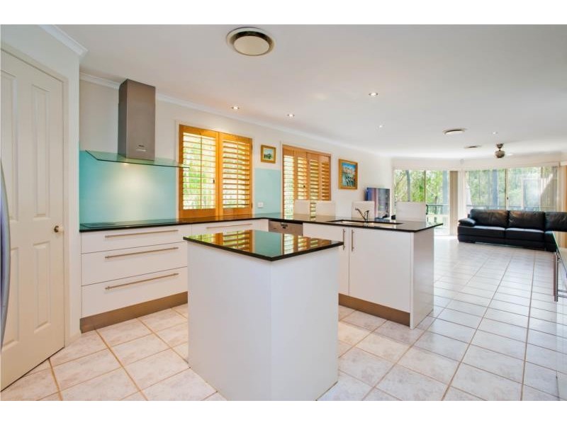 18 Fitzalan Circuit, Arundel QLD 4214
