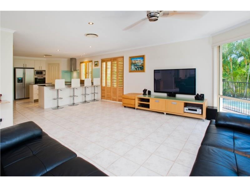 18 Fitzalan Circuit, Arundel QLD 4214