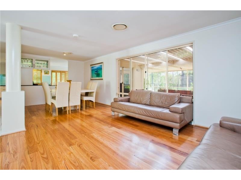 18 Fitzalan Circuit, Arundel QLD 4214