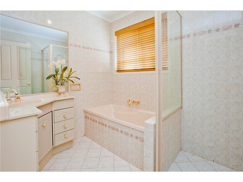 18 Fitzalan Circuit, Arundel QLD 4214
