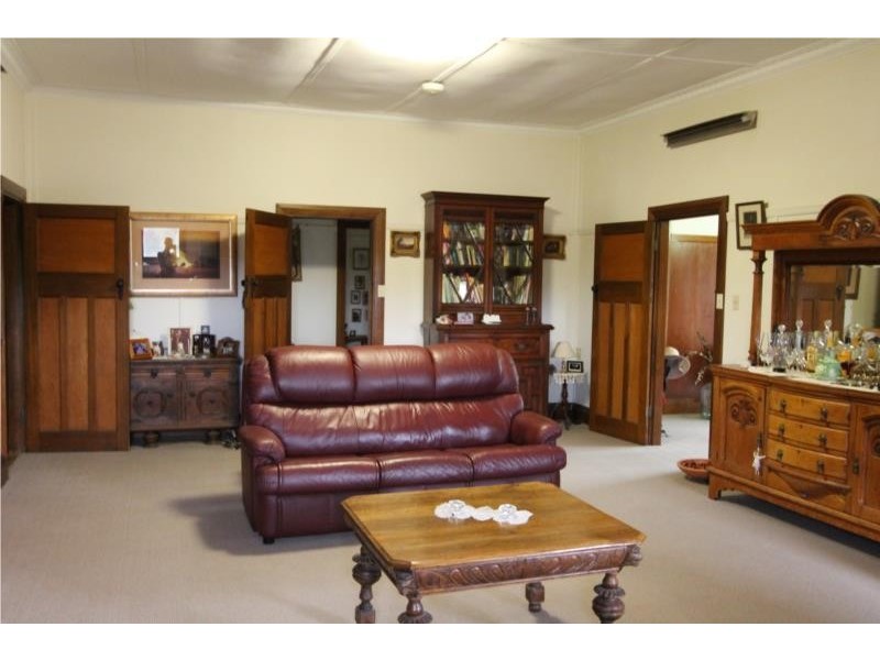 40 Tout Place, Young NSW 2594