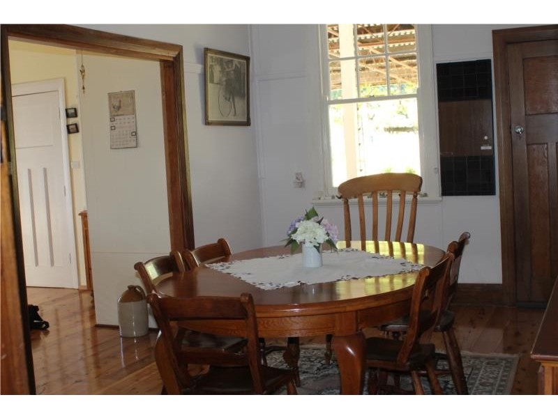 40 Tout Place, Young NSW 2594