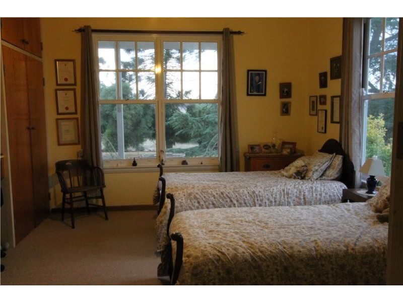 40 Tout Place, Young NSW 2594