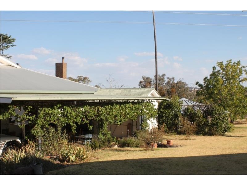 40 Tout Place, Young NSW 2594