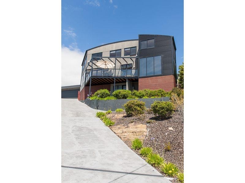 11 Danval place, West Hobart TAS 7000
