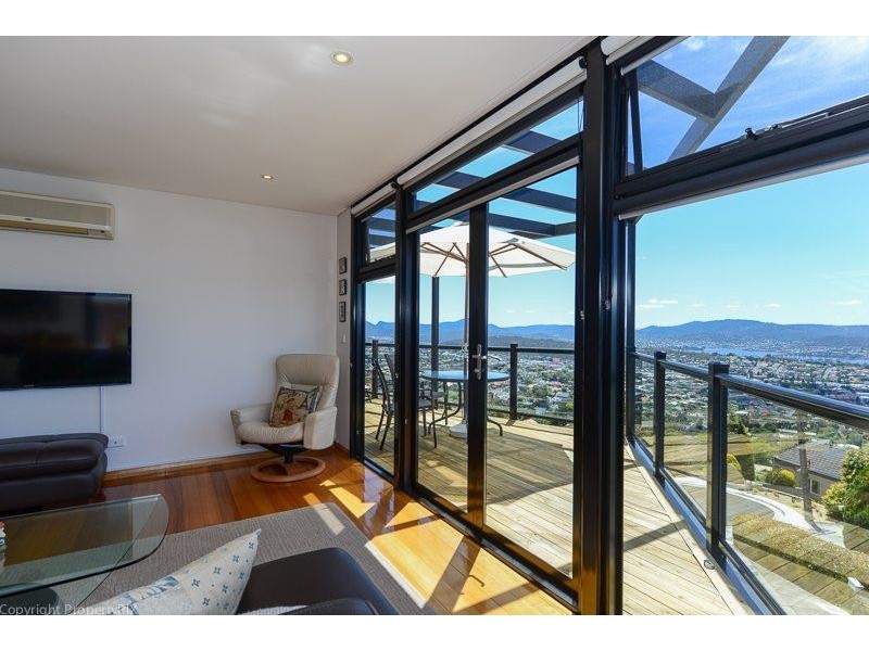 11 Danval place, West Hobart TAS 7000