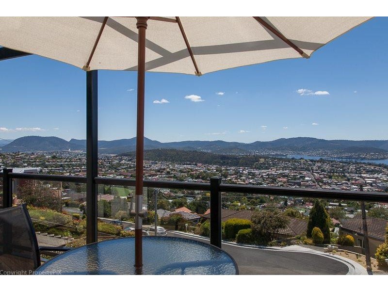 11 Danval place, West Hobart TAS 7000