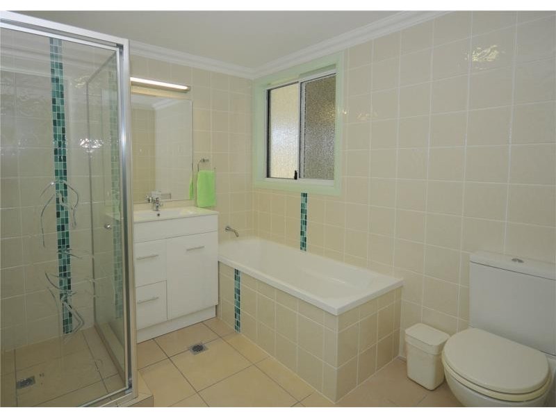 11 Aplin Street, Point Vernon QLD 4655