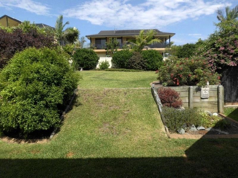 23 Emerald Drive, Diamond Beach NSW 2430