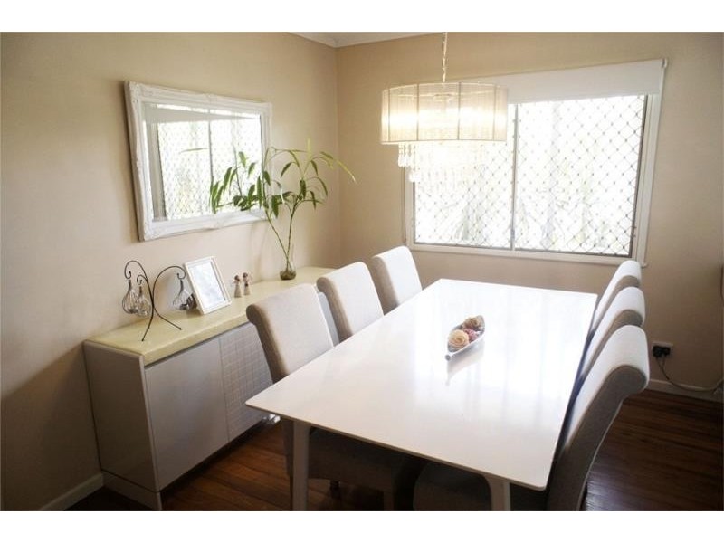 112 Burbong Street, Chapel Hill QLD 4069