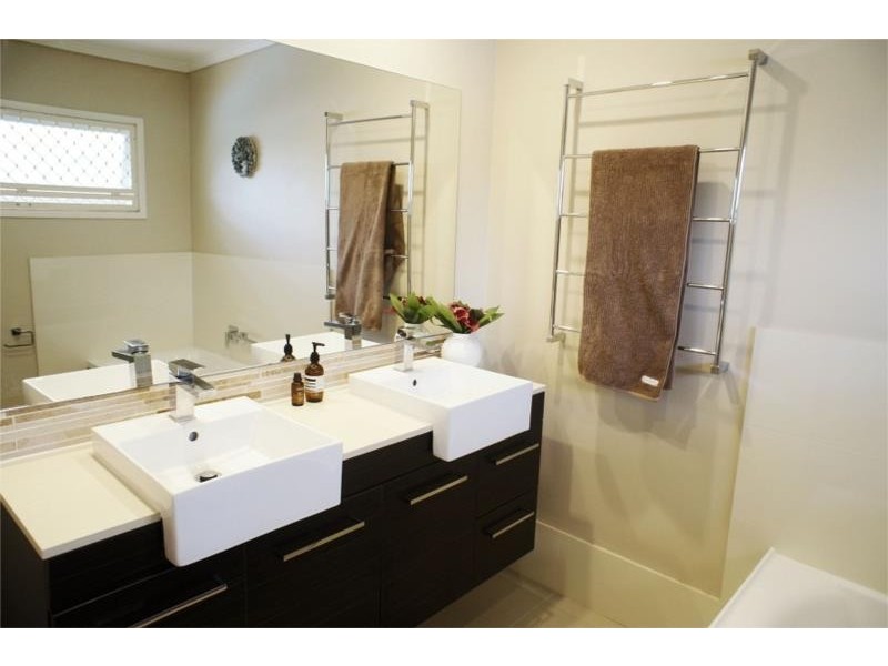 112 Burbong Street, Chapel Hill QLD 4069