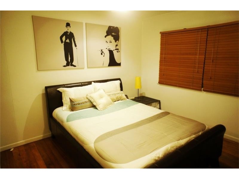 112 Burbong Street, Chapel Hill QLD 4069