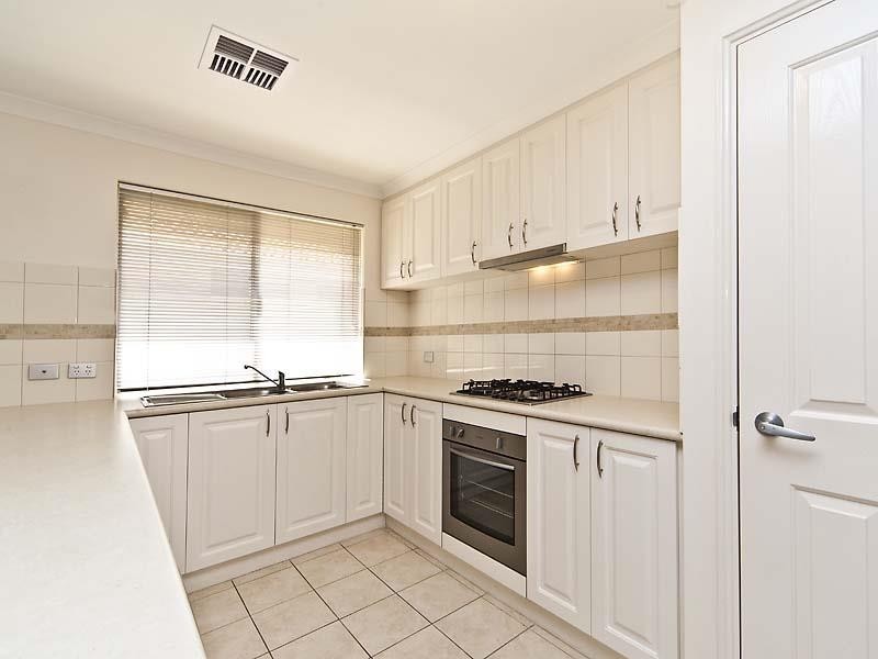 4/76 Harden Park Trail, Carramar WA 6031