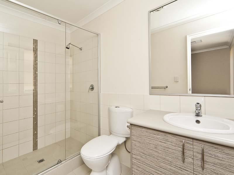 4/76 Harden Park Trail, Carramar WA 6031