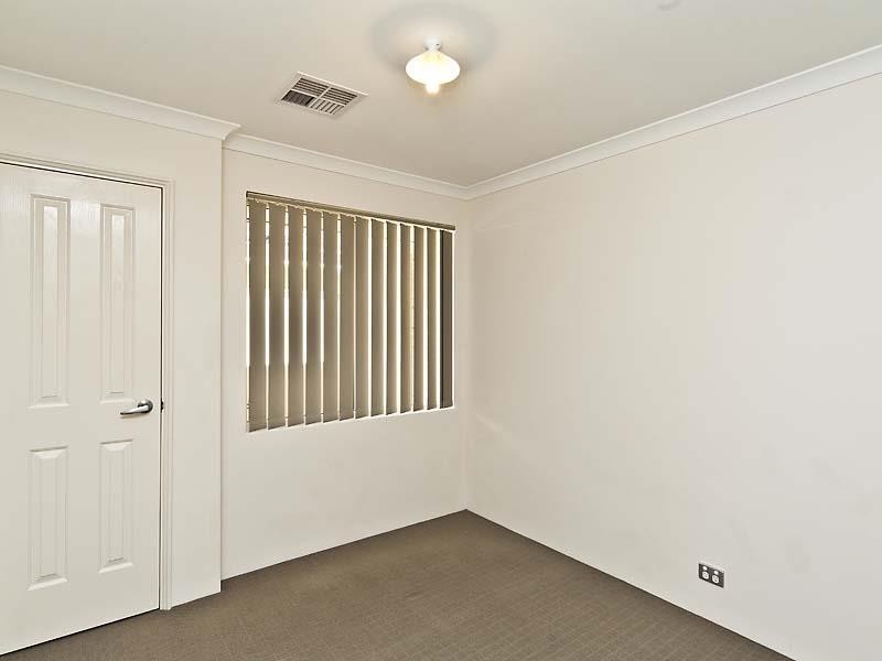 4/76 Harden Park Trail, Carramar WA 6031