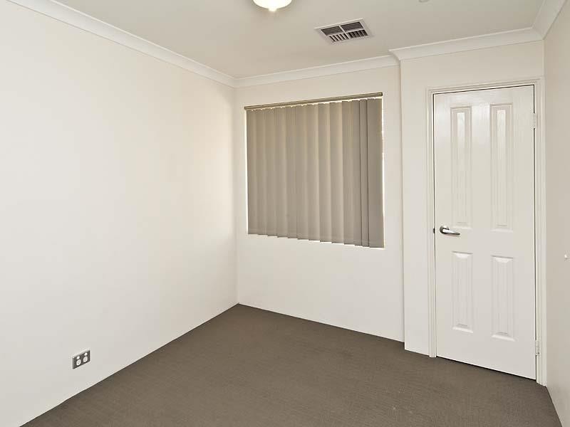 4/76 Harden Park Trail, Carramar WA 6031