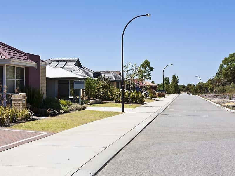 4/76 Harden Park Trail, Carramar WA 6031