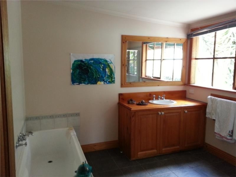 44 Parker Street East, Castlemaine VIC 3450