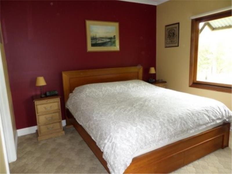 31 Highview Crescent, Modanville NSW 2480