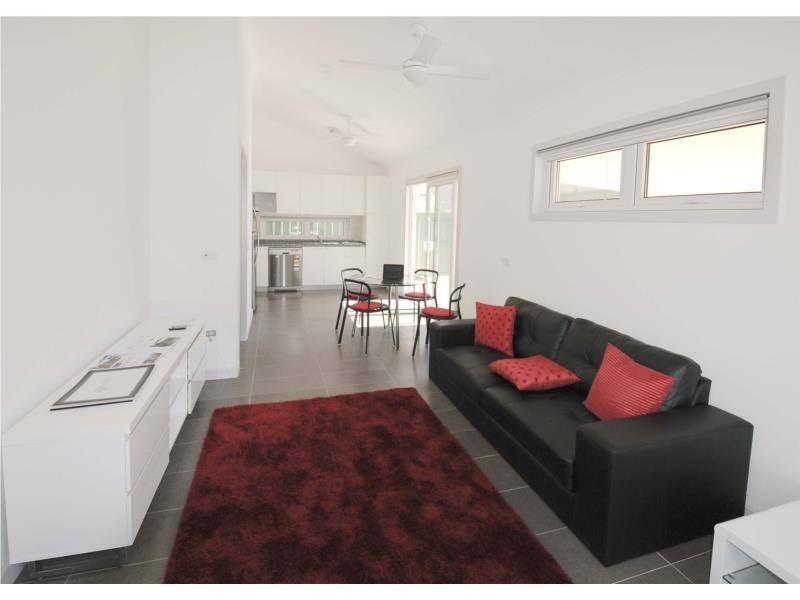 4/18 Thorpe Street, Rockingham WA 6168