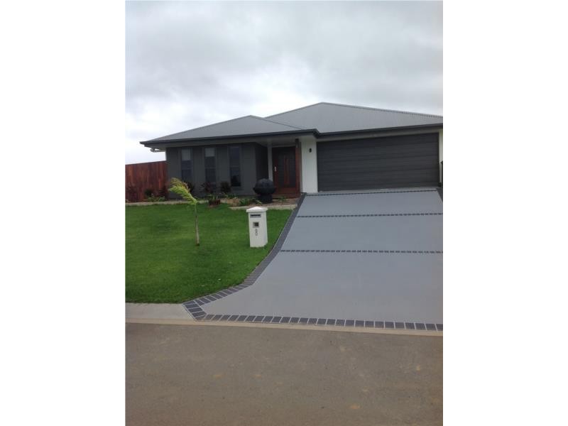 8 Oakview Street, Richmond QLD 4740