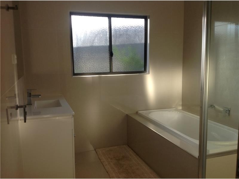 8 Oakview Street, Richmond QLD 4740