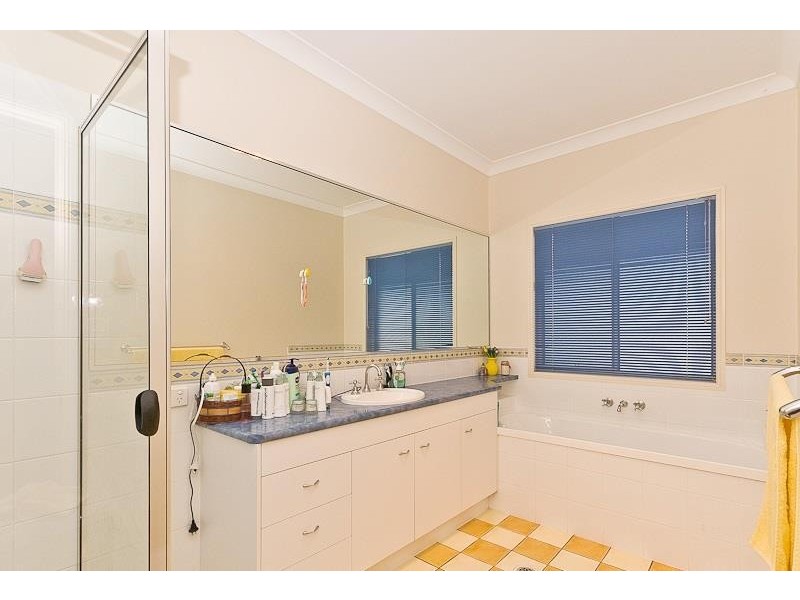 4 Pacific Vista Court, Ocean View QLD 4521