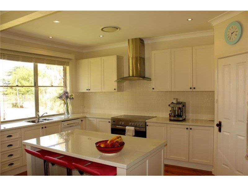 16 Tout Place, Young NSW 2594