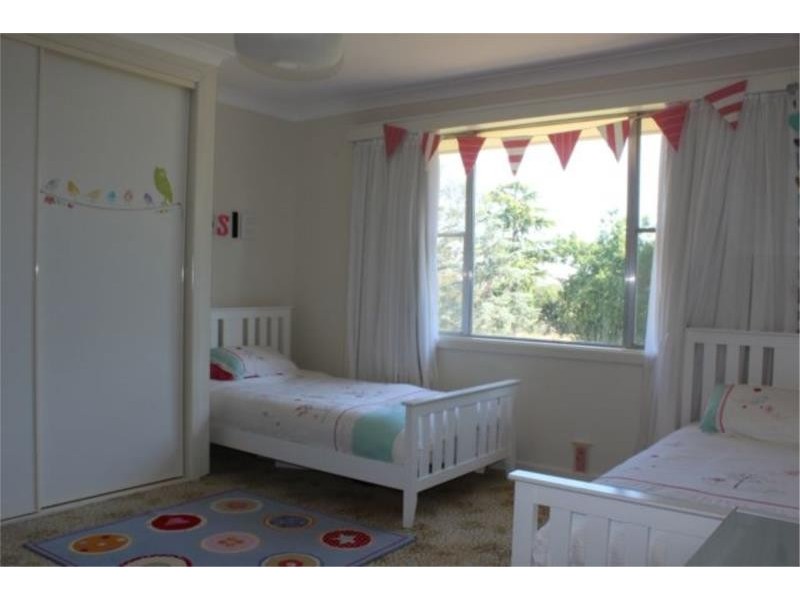 16 Tout Place, Young NSW 2594