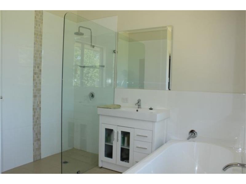 16 Tout Place, Young NSW 2594