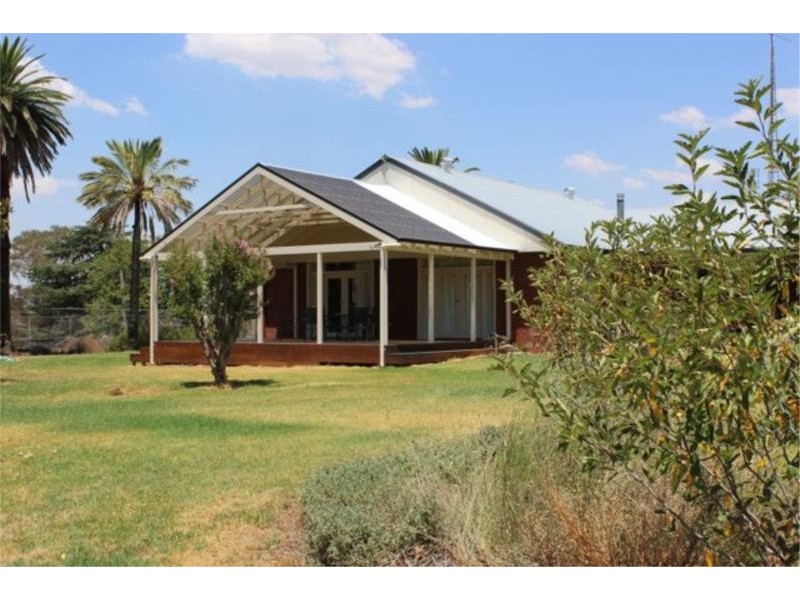 16 Tout Place, Young NSW 2594