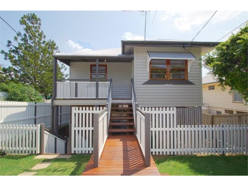 62 Morehead Avenue, Norman Park QLD 4170