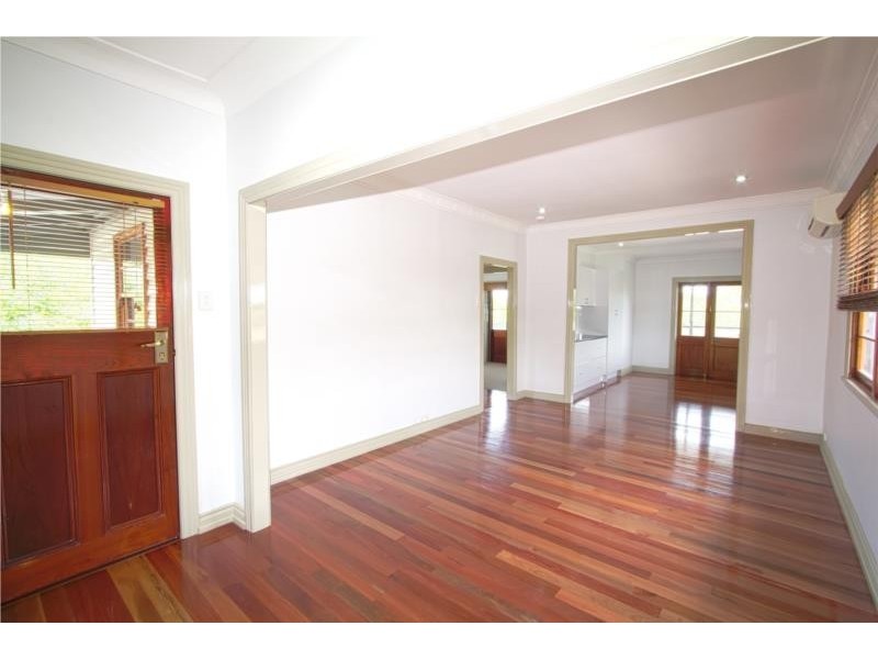 62 Morehead Avenue, Norman Park QLD 4170