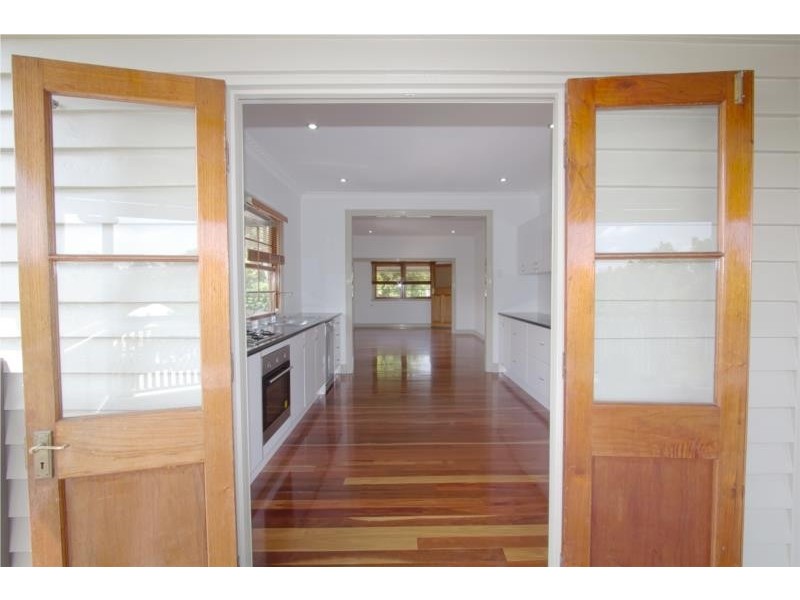 62 Morehead Avenue, Norman Park QLD 4170