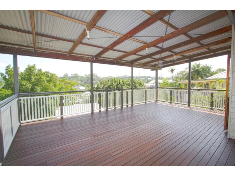 62 Morehead Avenue, Norman Park QLD 4170