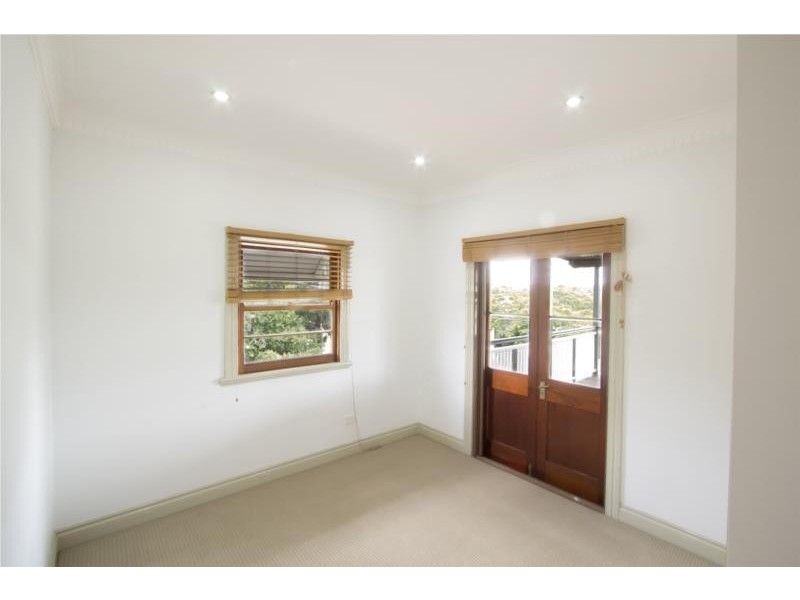 62 Morehead Avenue, Norman Park QLD 4170